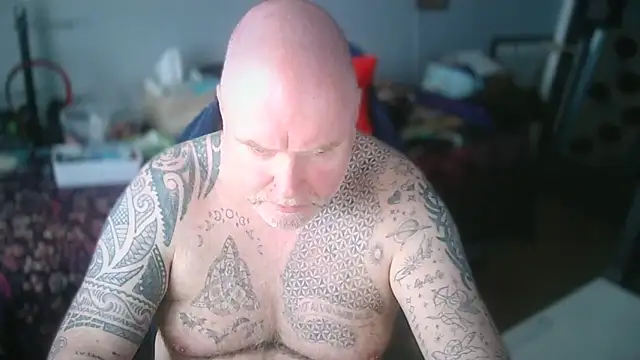 Tattooed Dilf 01 online show from May 30, 2:12 pm