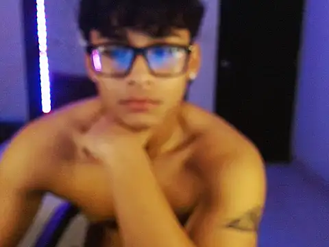 Mr yisuzz online show from May 26, 11:08 am
