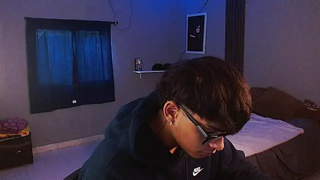 Mr yisuzz online show from July 1, 11:43 am