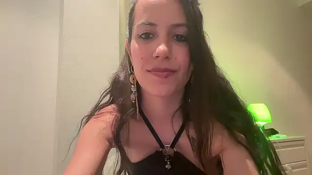 Snapshot of maryurgirl chatting on May 26, 8:07 pm maryurgirl online show from May 26, 8:07 pm