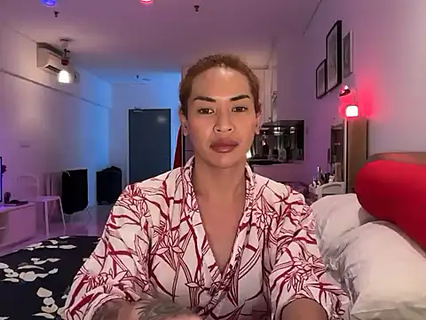 Snapshot of TsOlgaMarie chatting on June 20, 1:49 pm TsOlgaMarie online show from June 20, 1:49 pm