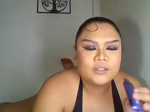 Snapshot of Asian_Miyaka chatting on June 7, 1:16 pm Asian Miyaka online show from June 7, 1:16 pm
