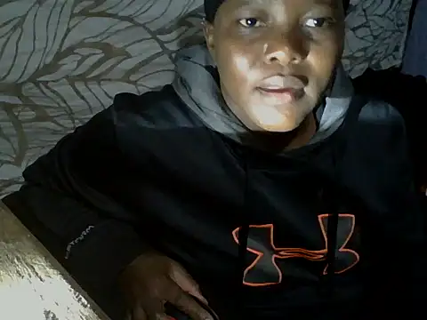 Snapshot of Thia_bunny chatting on June 19, 4:24 pm Thia bunny online show from June 19, 4:24 pm
