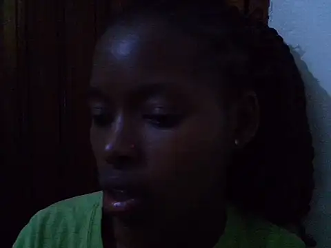 Gracious petite001 online show from June 25, 10:37 pm