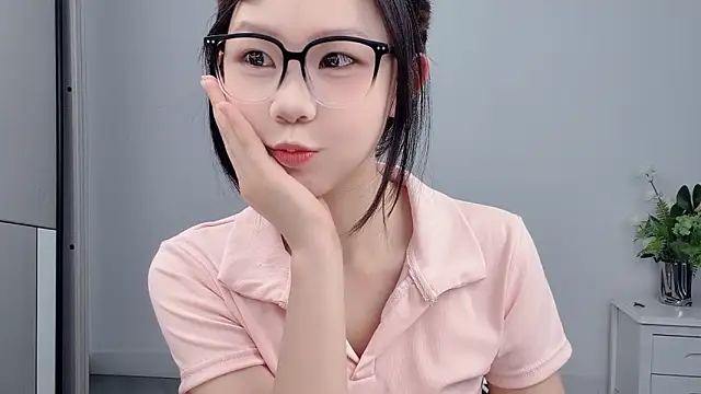 Snapshot of Rose_love69 chatting on July 5, 3:55 am Rose love69 online show from July 5, 3:55 am