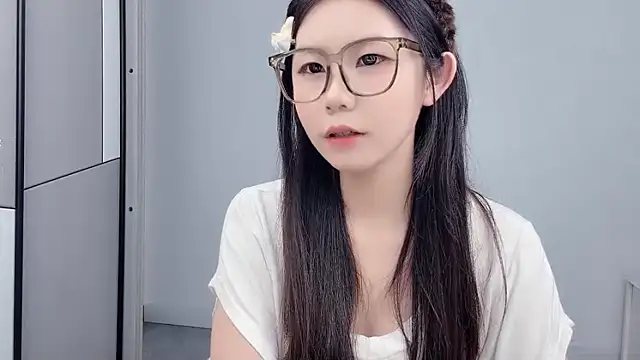 Snapshot of Rose_love69 chatting on June 27, 12:22 pm Rose love69 online show from June 27, 12:22 pm