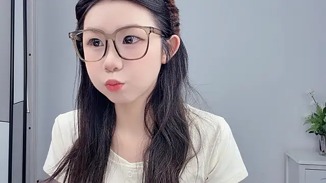 Snapshot of Rose_love69 chatting on June 28, 3:57 am Rose love69 online show from June 28, 3:57 am