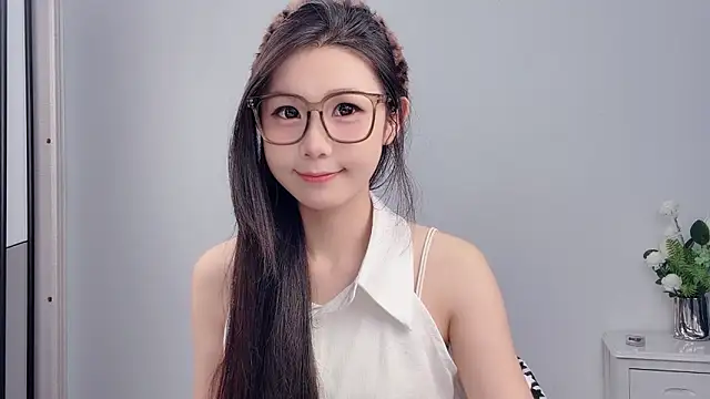 Snapshot of Rose_love69 chatting on June 13, 3:37 am Rose love69 online show from June 13, 3:37 am
