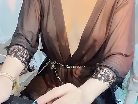 -Naomii  online show from July 3, 12:39 am