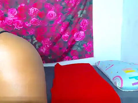 Snapshot of SexyslendAA chatting on June 15, 6:51 pm SexyslendAA online show from June 15, 6:51 pm