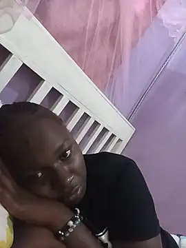 Snapshot of Ebonylouisa chatting on July 12, 5:41 am Ebonylouisa online show from July 12, 5:41 am