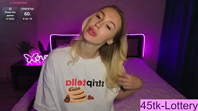 ToxicDollKiss online show from July 16, 9:23 pm