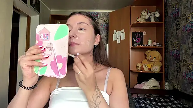 HoneyKittyk online show from July 16, 9:39 am