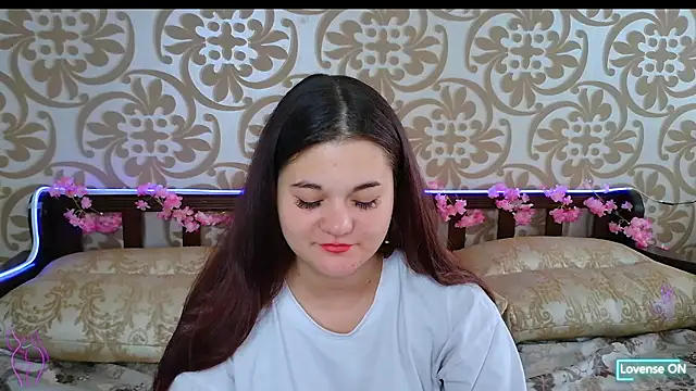 Snapshot of ElisesMuse chatting on July 9, 12:04 pm ElisesMuse online show from July 9, 12:04 pm