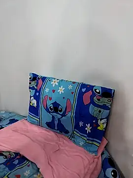 Snapshot of Violetlove_ chatting on May 28, 9:06 am Violetlove online show from May 28, 9:06 am