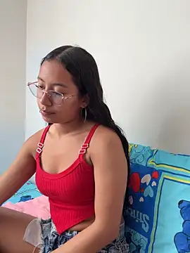 Snapshot of Violetlove_ chatting on June 1, 12:49 pm Violetlove online show from June 1, 12:49 pm