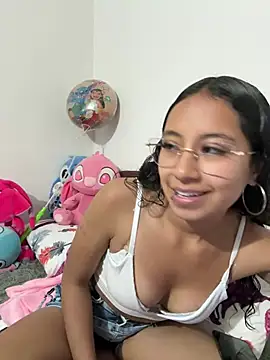 Snapshot of Violetlove_ chatting on June 23, 10:35 am Violetlove online show from June 23, 10:35 am
