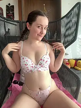 Snapshot of Ana_Delacour chatting on August 5, 8:52 am Ana Delacour online show from August 5, 8:52 am