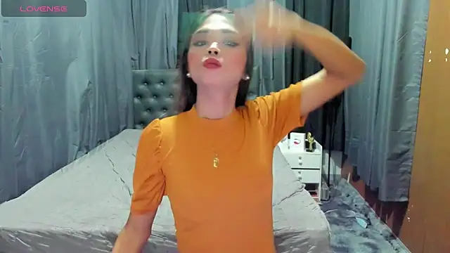 Snapshot of Valentina_lust chatting on June 7, 8:19 am Valentina lust online show from June 7, 8:19 am
