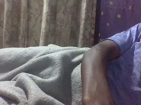 Snapshot of Roystone3 chatting on June 14, 12:40 am Roystone3 online show from June 14, 12:40 am