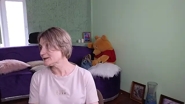 Snapshot of Mabel_Magic chatting on May 27, 5:37 am Mabel Magic online show from May 27, 5:37 am
