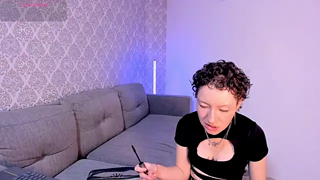 NohaCooper online show from June 9, 8:32 pm