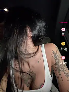skinnytokyo  online show from May 28, 7:31 pm