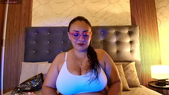 Snapshot of Scarlett_Ray_ chatting on June 20, 12:21 pm Scarlett Ray online show from June 20, 12:21 pm