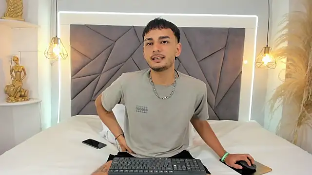 LiamBlake  online show from June 26, 5:24 am