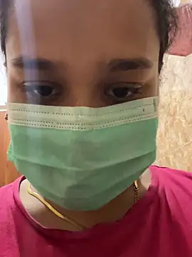 Snapshot of Yalina_ chatting on June 10, 11:22 am Yalina online show from June 10, 11:22 am
