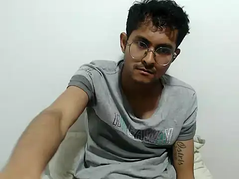 xanderlover online show from June 26, 12:05 am