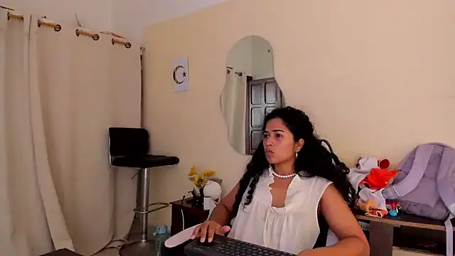 Nadia-Monroe online show from July 14, 9:43 pm