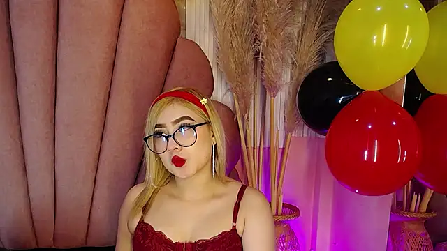Doll Kitty  online show from June 12, 12:58 pm