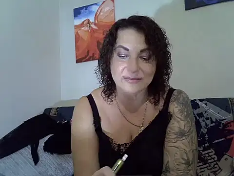 Snapshot of Margot8888 chatting on July 8, 9:21 am Margot8888 online show from July 8, 9:21 am