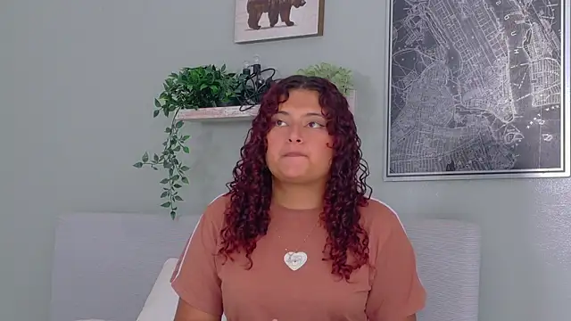 AmeliaLaurent  online show from June 1, 7:24 pm