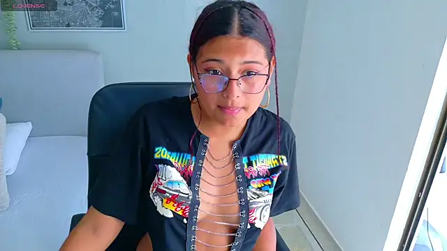 AmeliaLaurent  online show from July 9, 6:29 pm