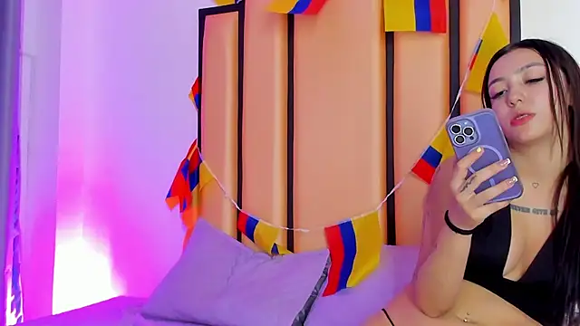 Mily Mark online show from July 7, 8:01 pm