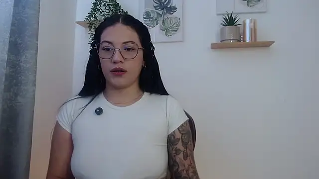 Leena rose online show from May 30, 2:01 pm