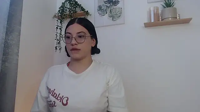 Snapshot of Leena_rose chatting on July 9, 5:56 pm Leena rose online show from July 9, 5:56 pm