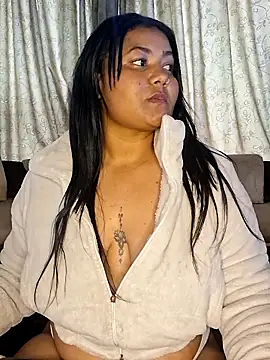 Snapshot of DEISY_8670 chatting on May 31, 9:04 pm DEISY 8670 online show from May 31, 9:04 pm
