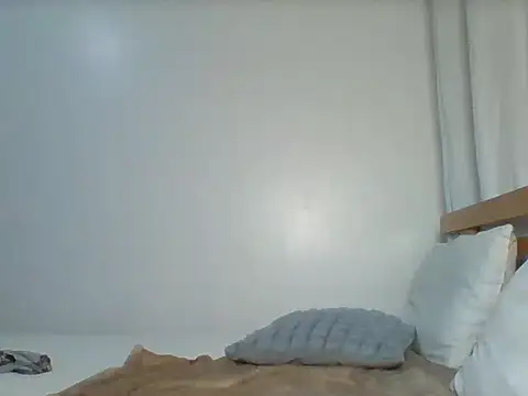 Prettybree online show from June 3, 7:18 pm