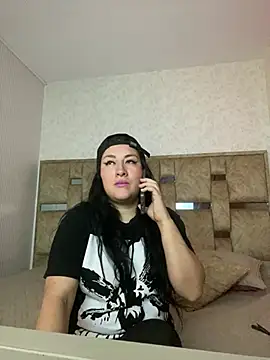 Snapshot of Darg_Moon chatting on June 15, 3:12 pm Darg Moon online show from June 15, 3:12 pm