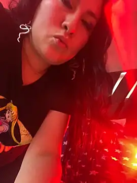 Snapshot of Darg_Moon chatting on June 17, 7:02 pm Darg Moon online show from June 17, 7:02 pm