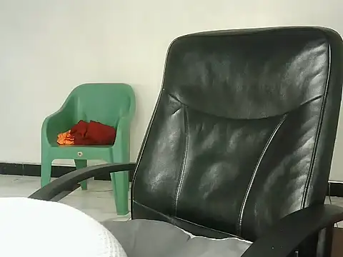 Snapshot of Daddies_toy_1 chatting on June 12, 2:59 pm Daddies toy 1 online show from June 12, 2:59 pm