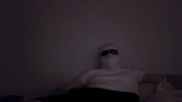 luvrboy777 online show from May 25, 8:18 pm