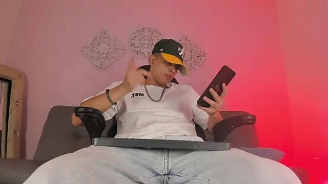 Matheww strong online show from May 25, 8:51 pm