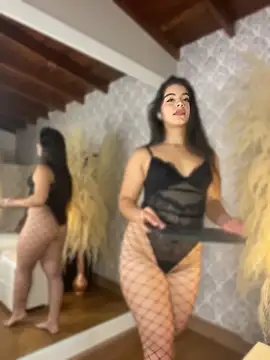 Snapshot of Amel_Rosse chatting on June 8, 3:23 pm Amel Rosse online show from June 8, 3:23 pm