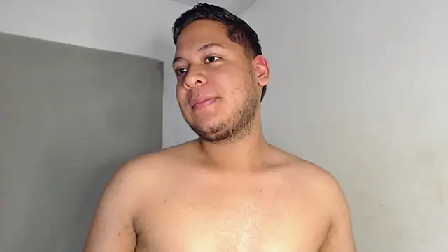Snapshot of nicolas_cr1 chatting on June 17, 8:19 pm nicolas cr1 online show from June 17, 8:19 pm