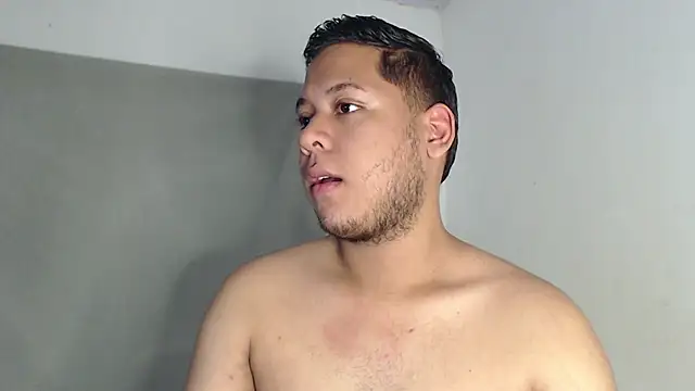 Snapshot of nicolas_cr1 chatting on June 19, 8:03 pm nicolas cr1 online show from June 19, 8:03 pm