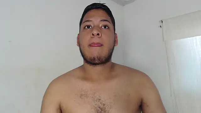 Snapshot of nicolas_cr1 chatting on May 27, 7:43 pm nicolas cr1 online show from May 27, 7:43 pm